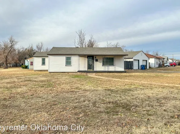 300 W Lilac Ln, Midwest City, OK 73110