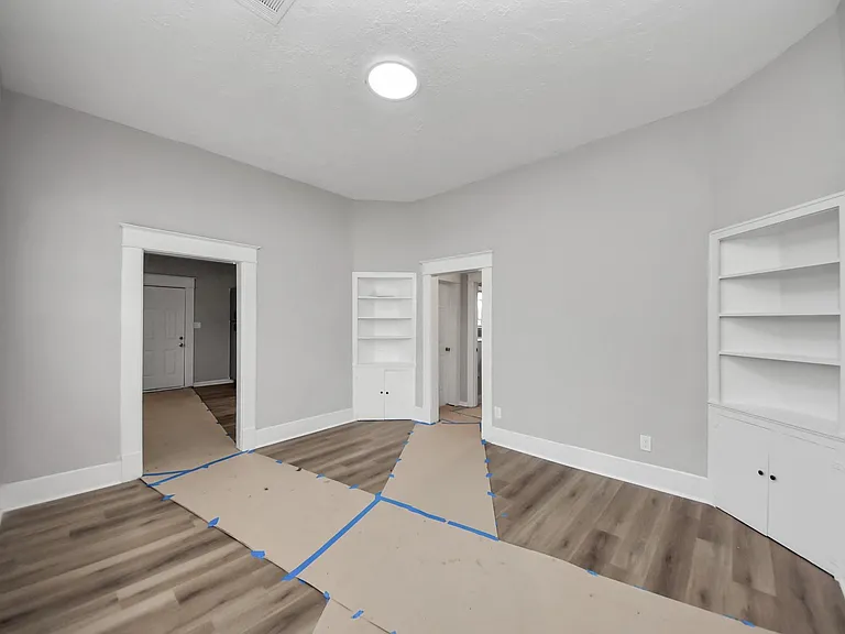 2102 Gray St #1 — Photo 3