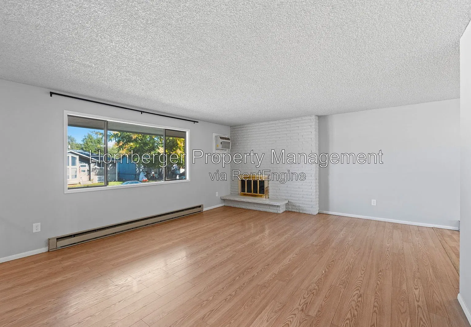 3 bed, 1.5 bath, 1500 sqft, $1,950 — Photo 4
