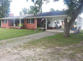 1203 Bulltail Rd, Wallace, NC 28444