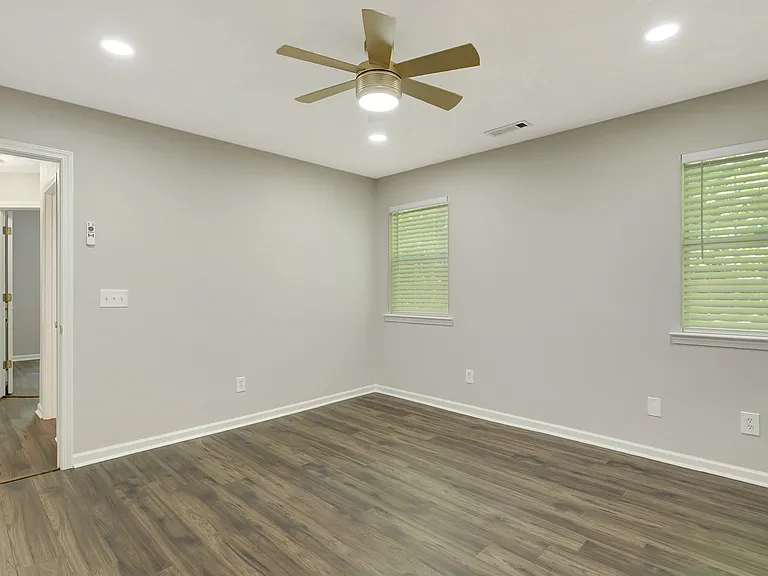 56 Pemberton Pl — Photo 25