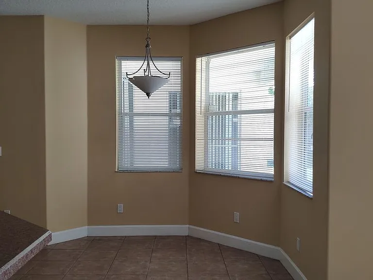 87 Patric Dr — Photo 8