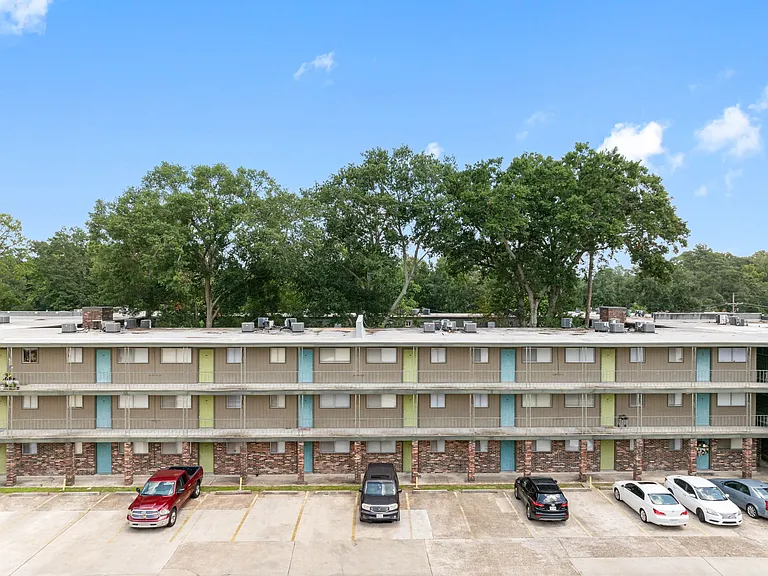 Park East Apartments — Photo 11