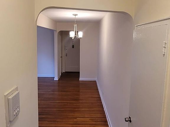 3rd image of 3439 Knox Pl APT 6J