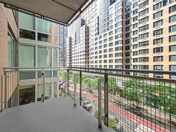 225 East 34th Street image 9 of 21