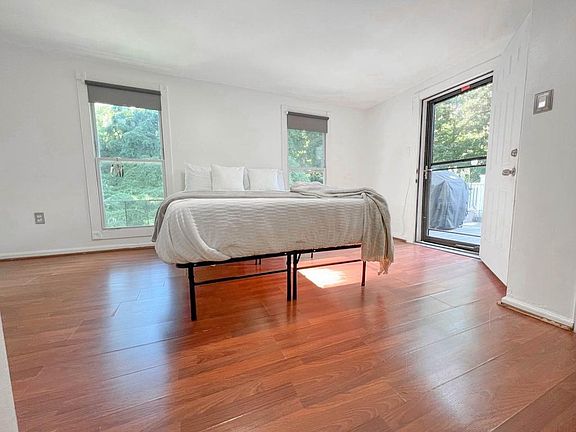 4th image of 2194 Cedar Ave #3