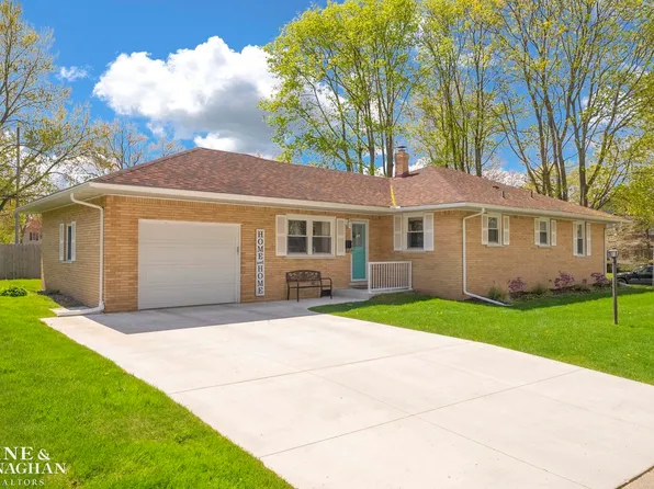 718 N 9th St, Saint Clair, MI 48079
