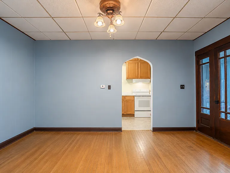 728 N Territorial Rd — Photo 3