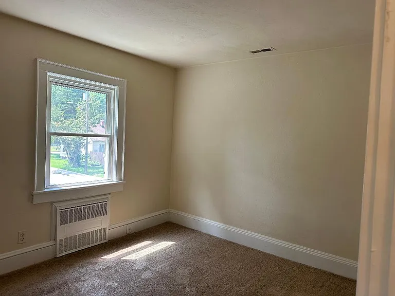 2841 Lens Ave #B — Photo 9