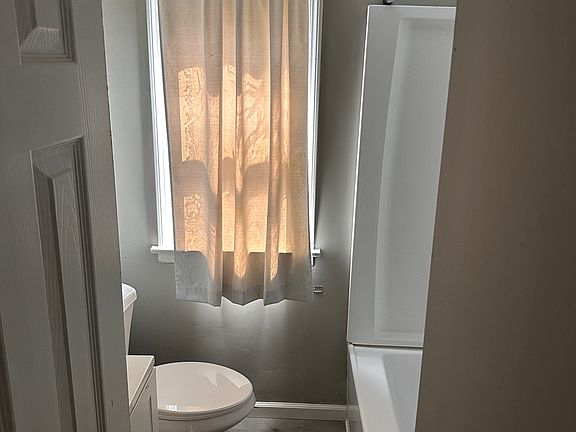 5th image of 13917 Lakewood Heights Blvd