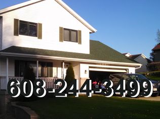 5889 Woodland Dr, Waunakee, WI 53597