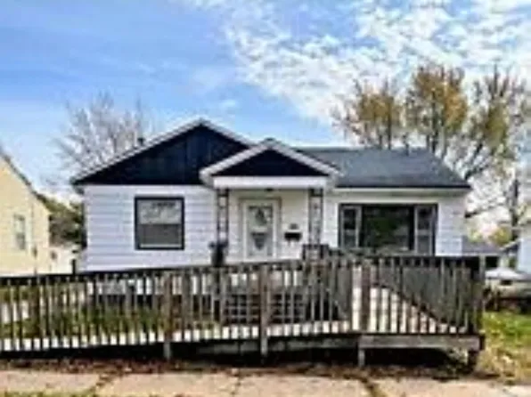 426 Hope Ave, Waterloo, IA 50703