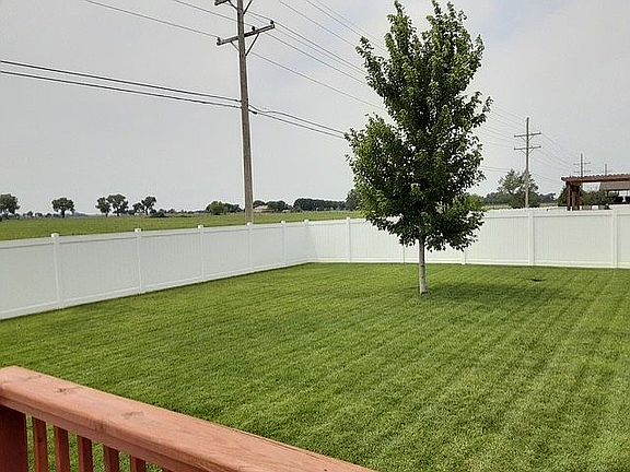 3rd image of 4251 Indianhead Rd