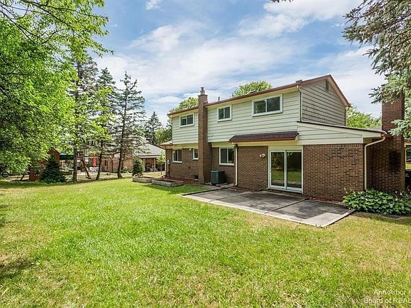 2nd image of 2870 Lakehurst Ln