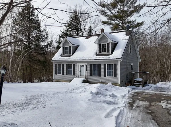 146 County Road, Turner, ME 04282