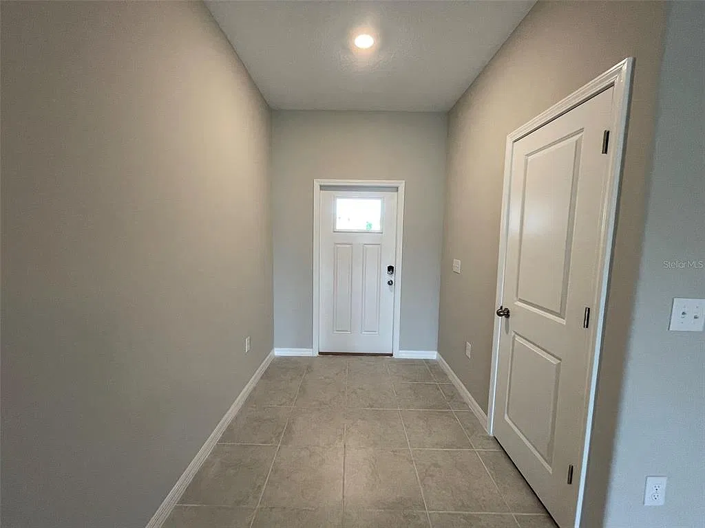 3 bed, 2.5 bath, 1634 sqft, $2,000 — Photo 4