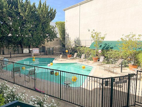 3rd image of 4501 Cedros Ave Unit 117