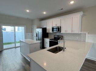 228 Sandy Cove Ln, Sneads Ferry, NC 28460