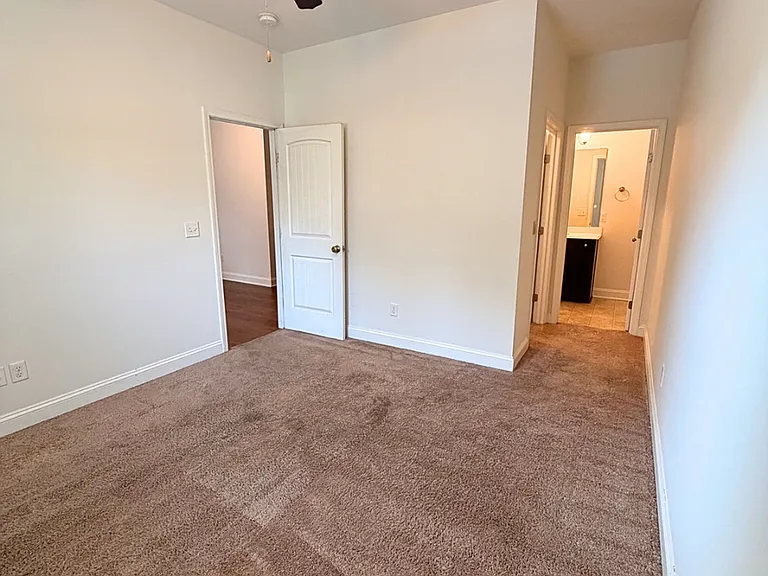 4908 Maple Ave — Photo 7