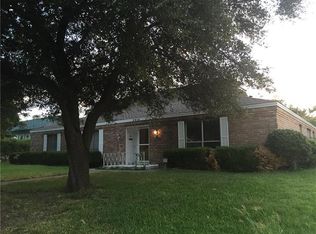 5912 Sycamore Creek Rd, Edgecliff Village, TX 76134