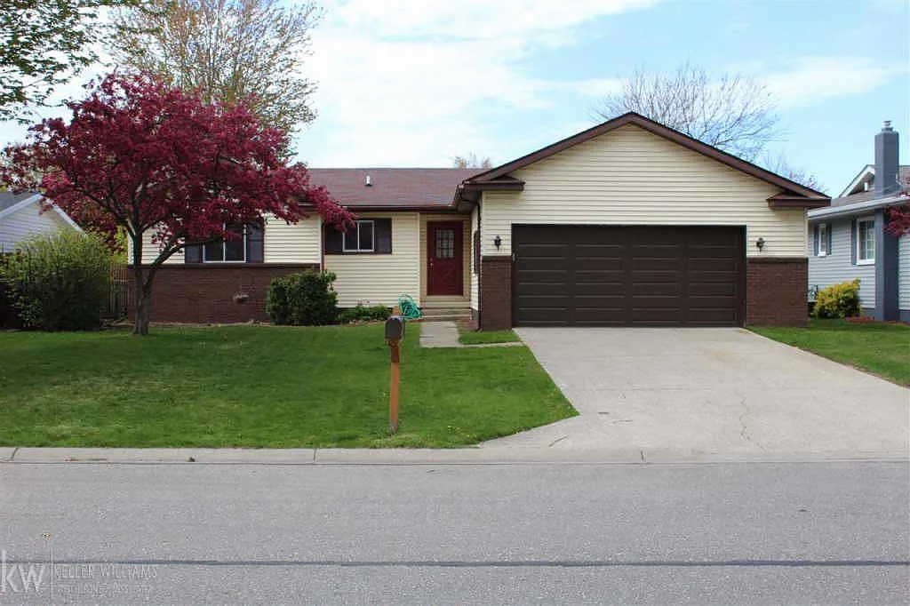 1433 Old Squire Ln photo 1