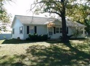 5800 E McLane Dailing Rd #R, Centralia, MO 65240