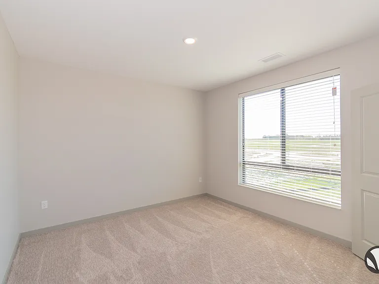 Chateau at Yankee Hill Apartments — Photo 102