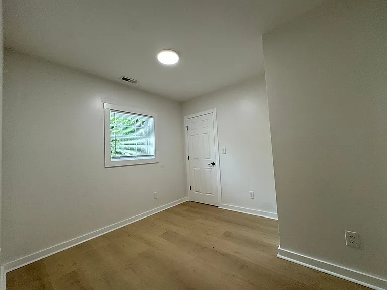 525 Smith St #Z4 — Photo 8