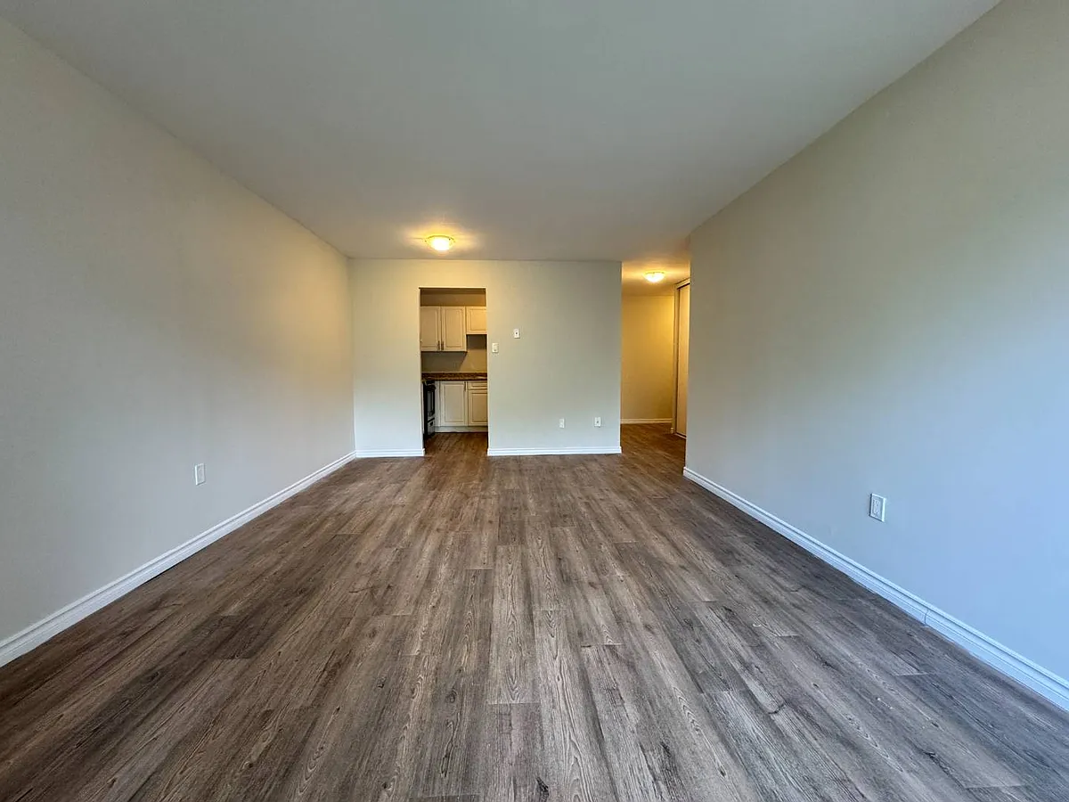 Building Photo - 455 Sandys St