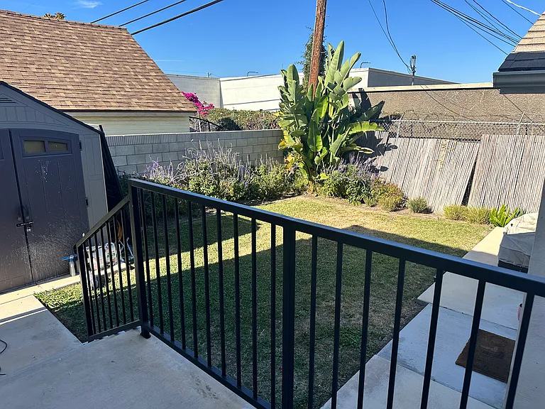 5436 S Victoria Ave #A — Photo 8