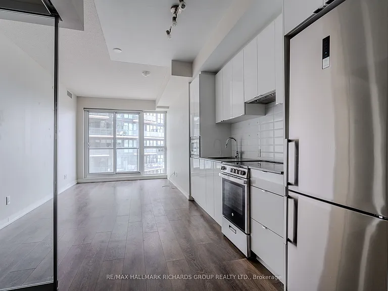 49 E Liberty St #1108 — Photo 3