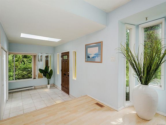 2nd image of 743 Helvetia Cres