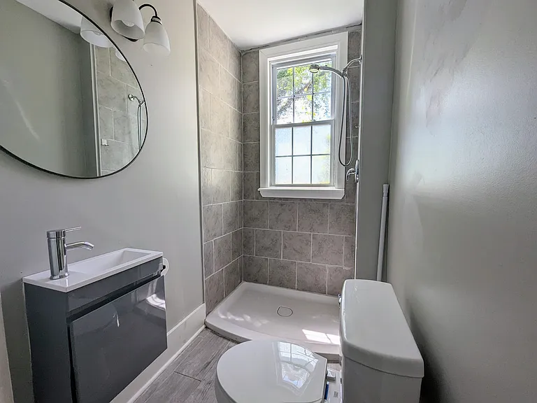 526 Fleming St #1 — Photo 6