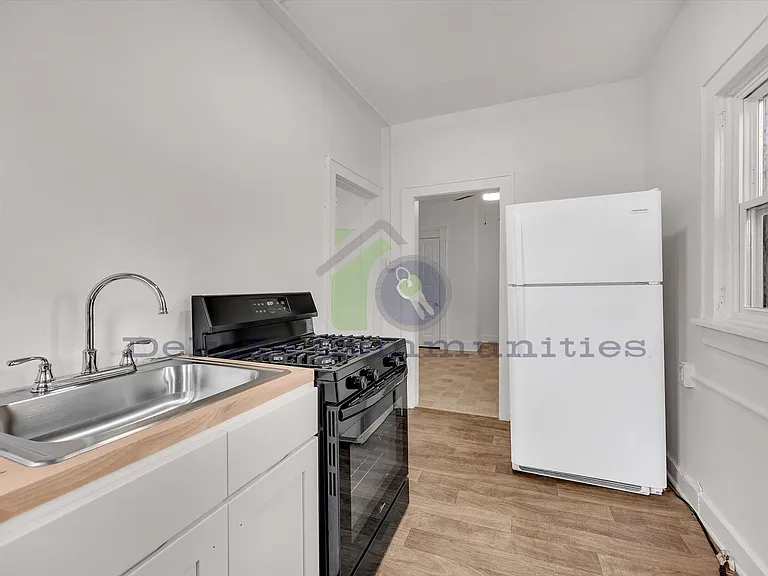 1928 Darwin Ave SW #2 — Photo 8