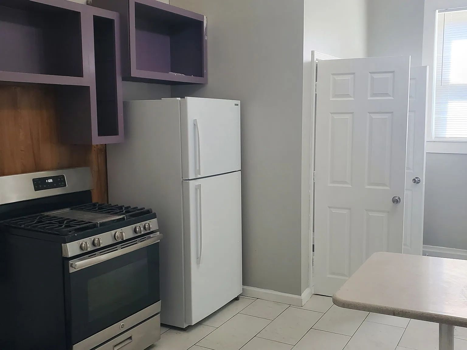803 Woodlawn St — Photo 3