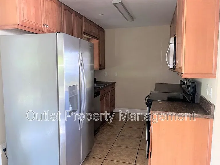 14122 Newcomb Ave — Photo 3