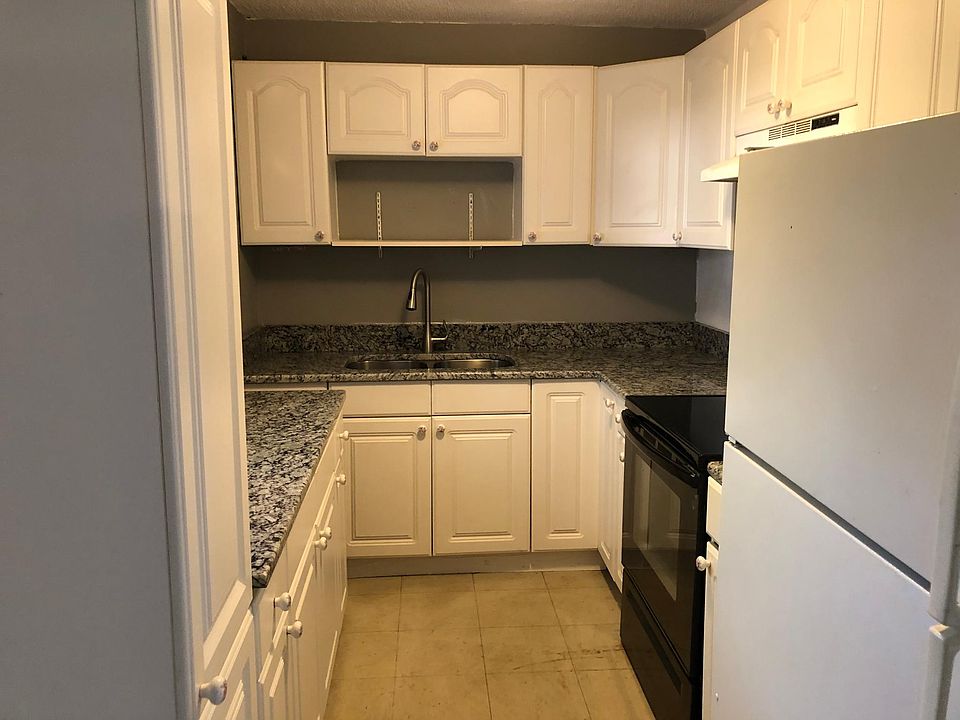 1st image of 715 Engel Dr
