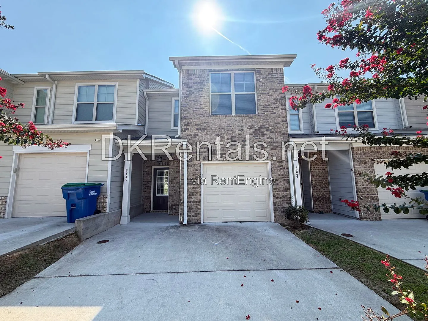 2 bed, 2.5 bath, 1300 sqft, $1,950 — Photo 1
