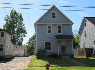 327 & 327-1/2 Winckles St, Elyria, OH 44035