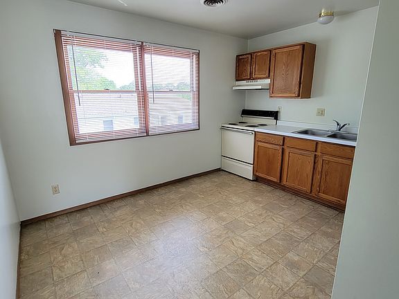 5th image of 404 W Mill St #7