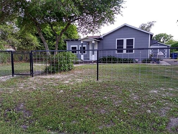 2nd image of 721 Claride St