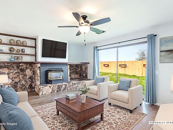 4th image of 940 Golden Heights Ct