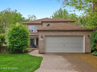 417 Herrick Rd, Riverside, IL 60546