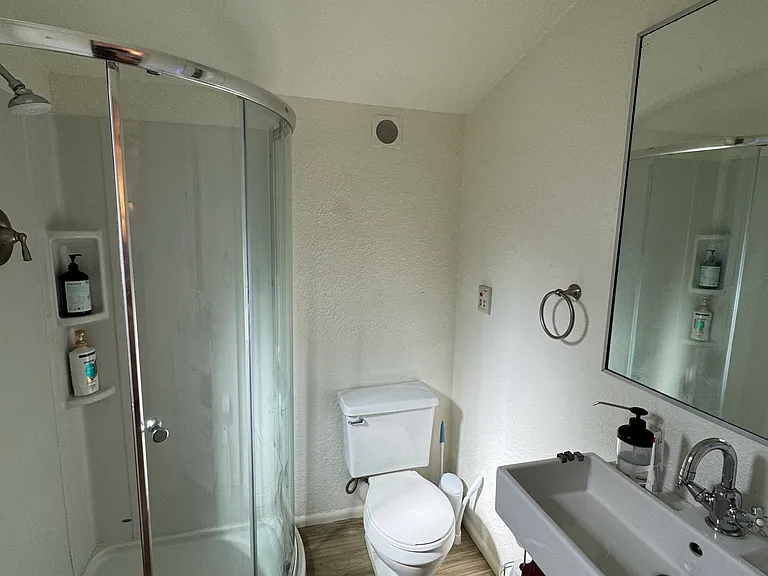 1724 N Whittier Dr — Photo 8