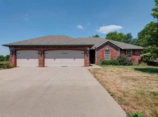 1107 W Bryce Ln, Nixa, MO 65714