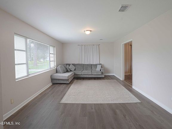 3rd image of 6312 ROMILLY Drive S