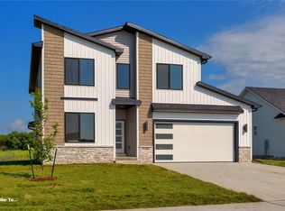 707 NE Deerfield Dr, Ankeny, IA 50021