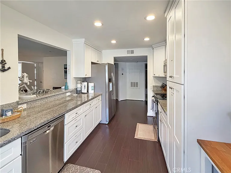 16 Corniche Dr #A — Photo 3