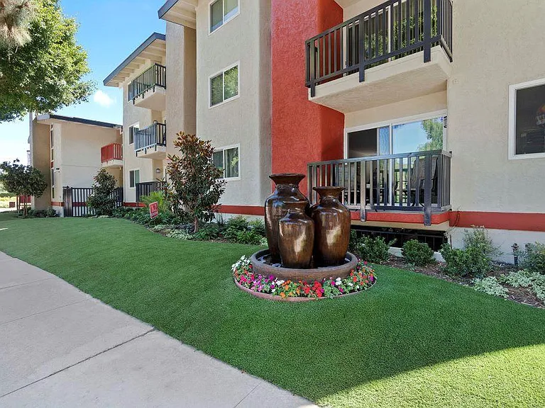Parkway Terrace — Photo 18