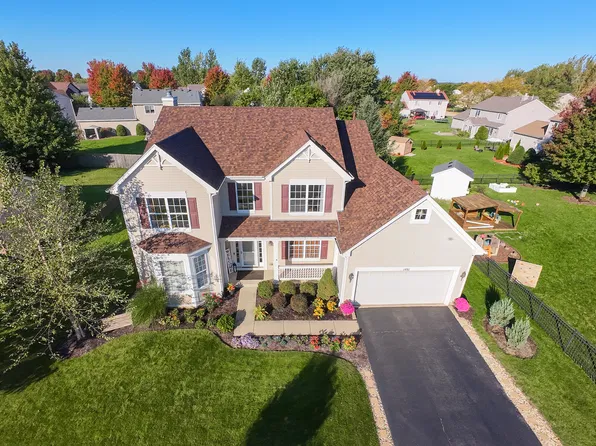 1481 Farmstead Ln, Dekalb, IL 60115